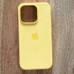 Apple iPhone 15 Pro Silicone Case with MagSafe